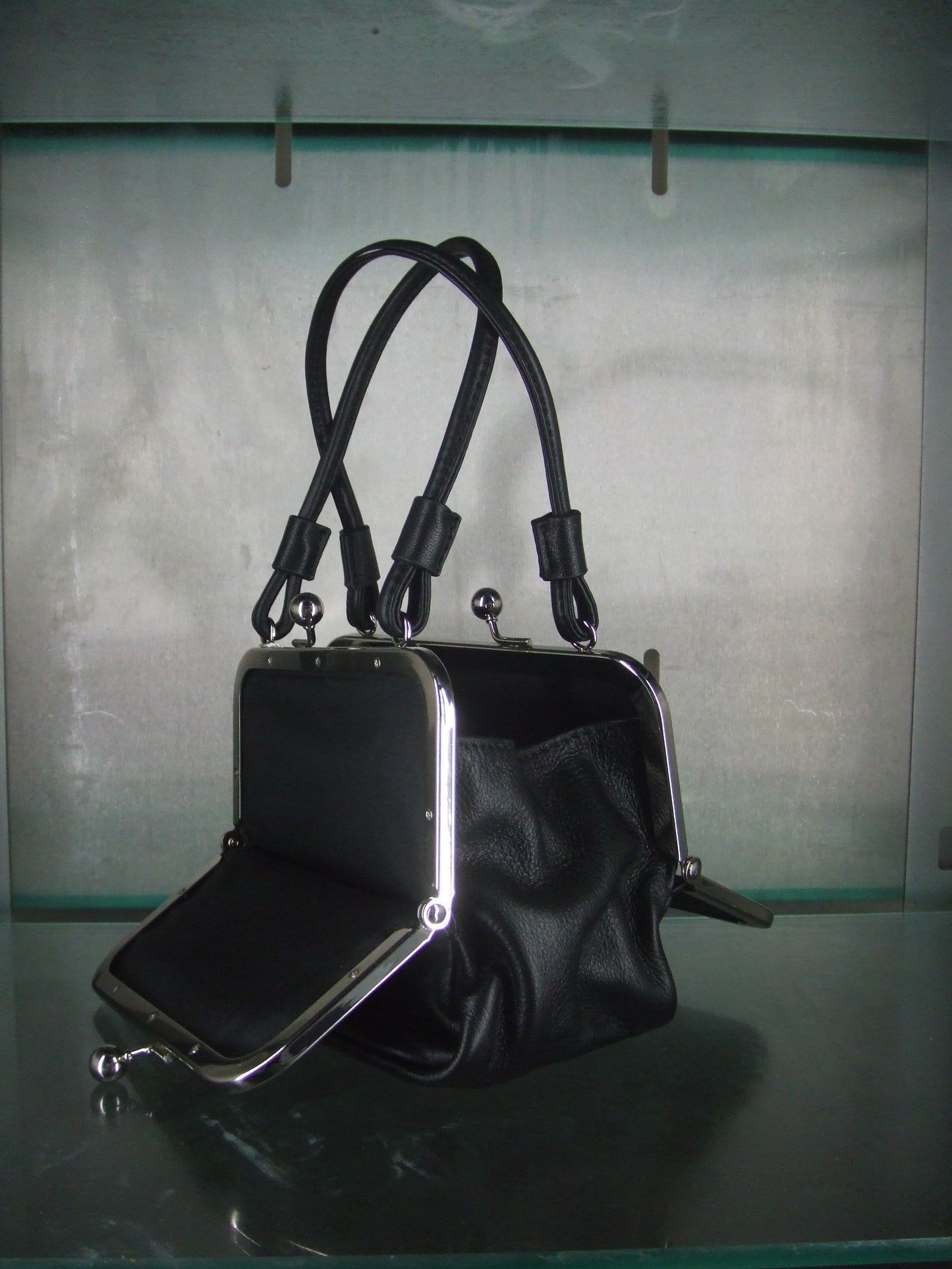 Purse By Purse (Black Leather)